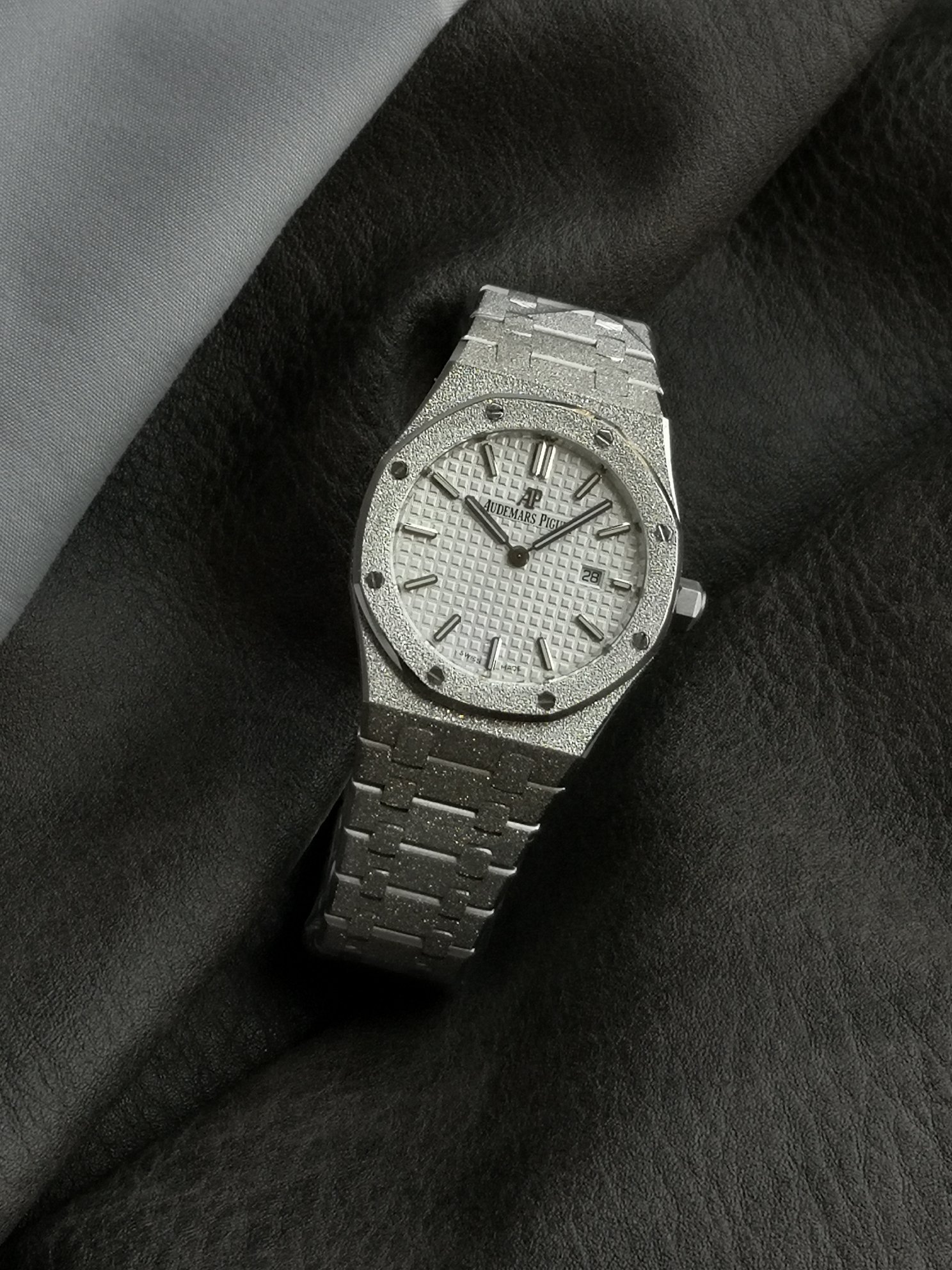 Audemars Piguet Omf Piguetap :67653or.gg.1263or.01 Cal Quartzmovementsize:337