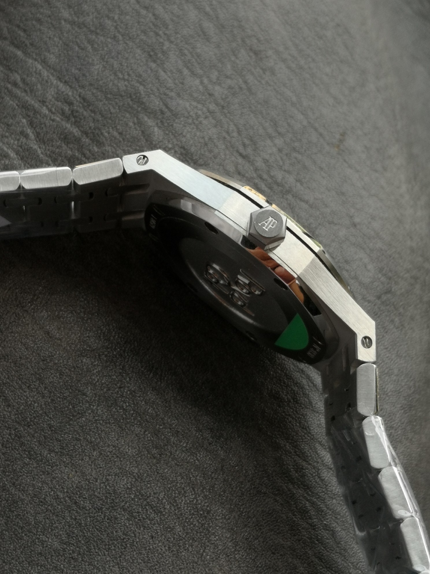 Audemars Piguet Omf Piguetap :67653or.gg.1263or.01 Cal Quartzmovementsize:337