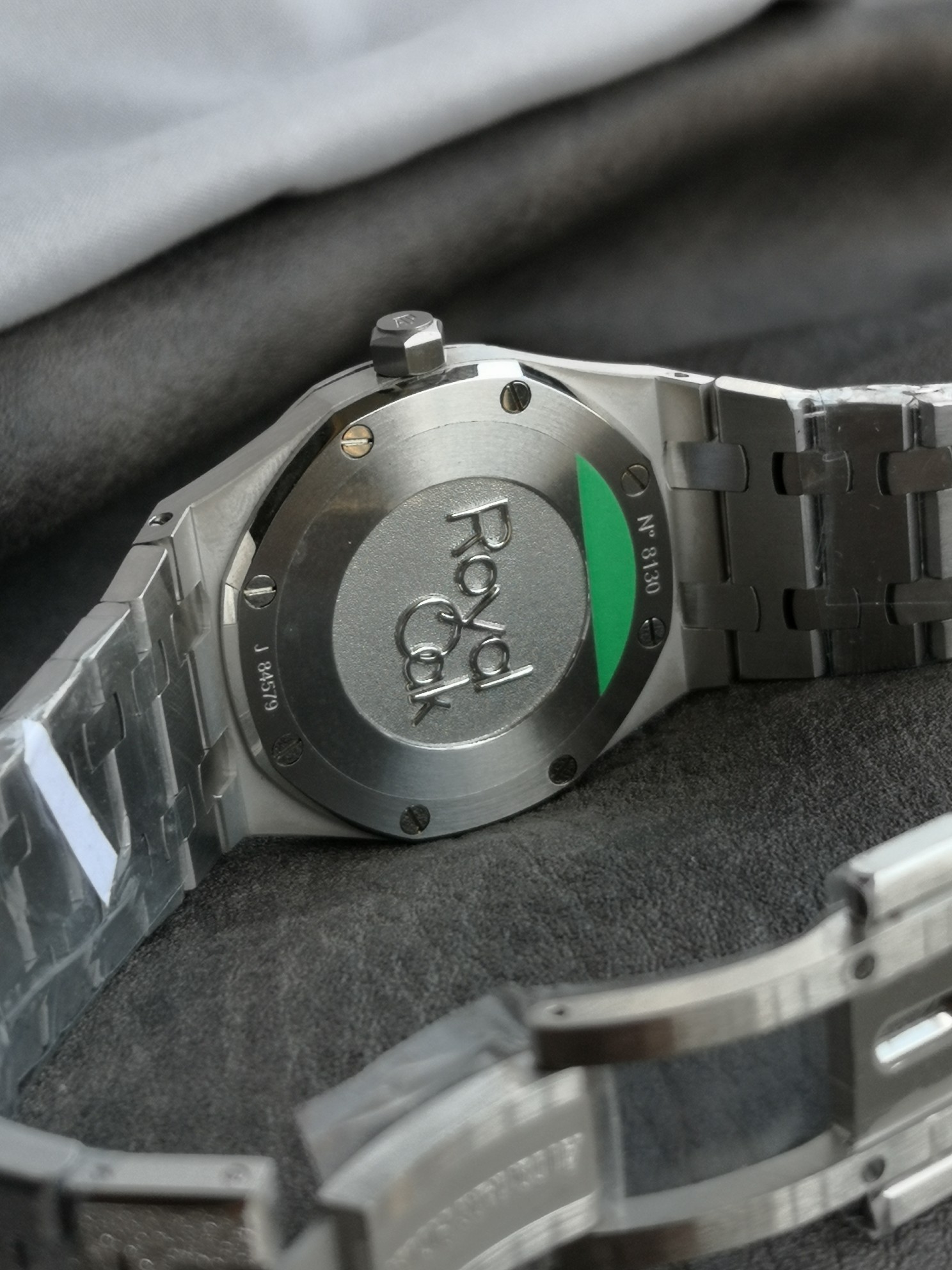 Audemars Piguet Omf Piguetap :67653or.gg.1263or.01 Cal Quartzmovementsize:337