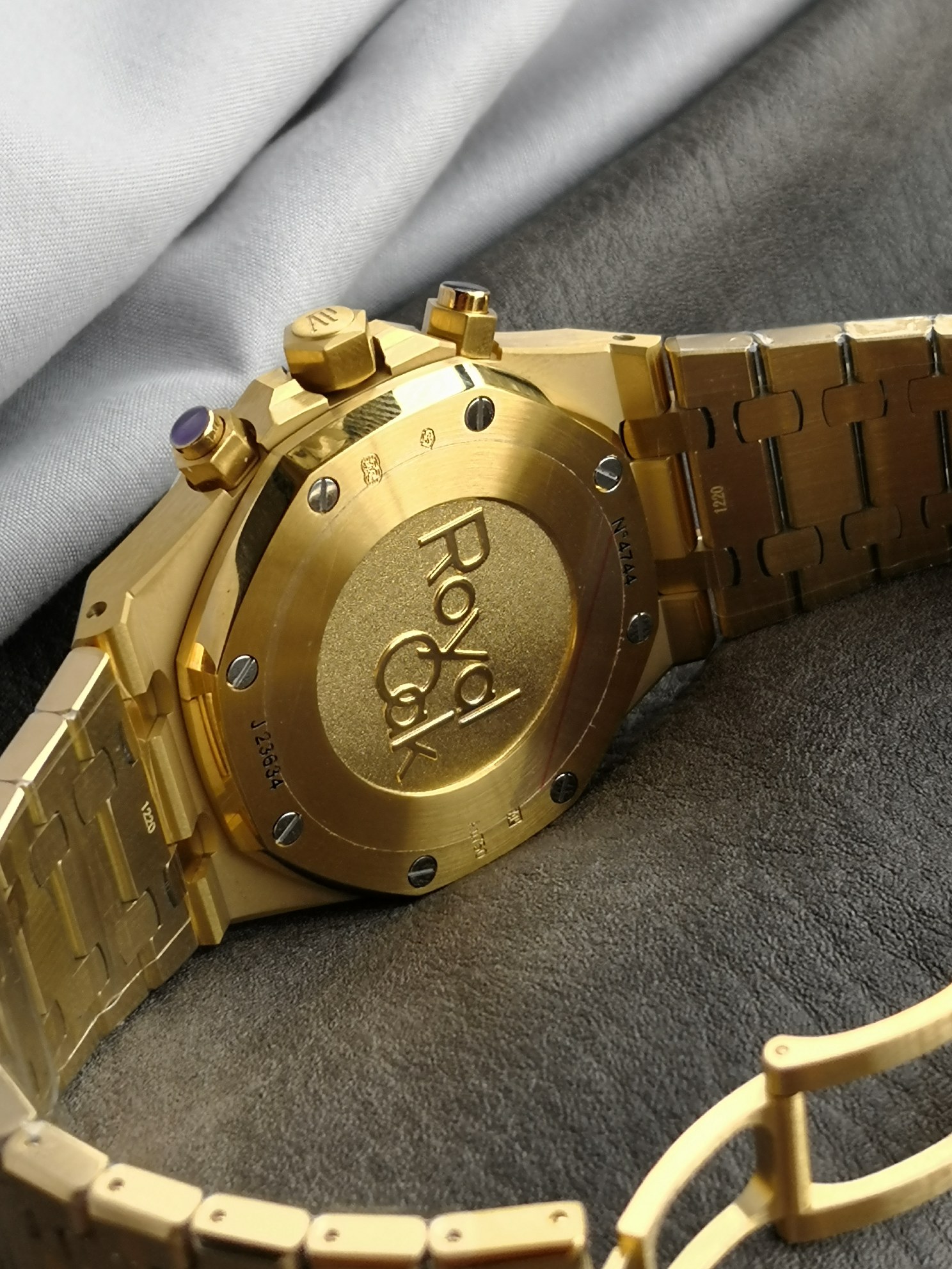 Audemars Piguet Om 26320or.oo.1220or.01 Watch Case Dial, Grande Tapisserie Hands. 7750 Chronographmovement,41