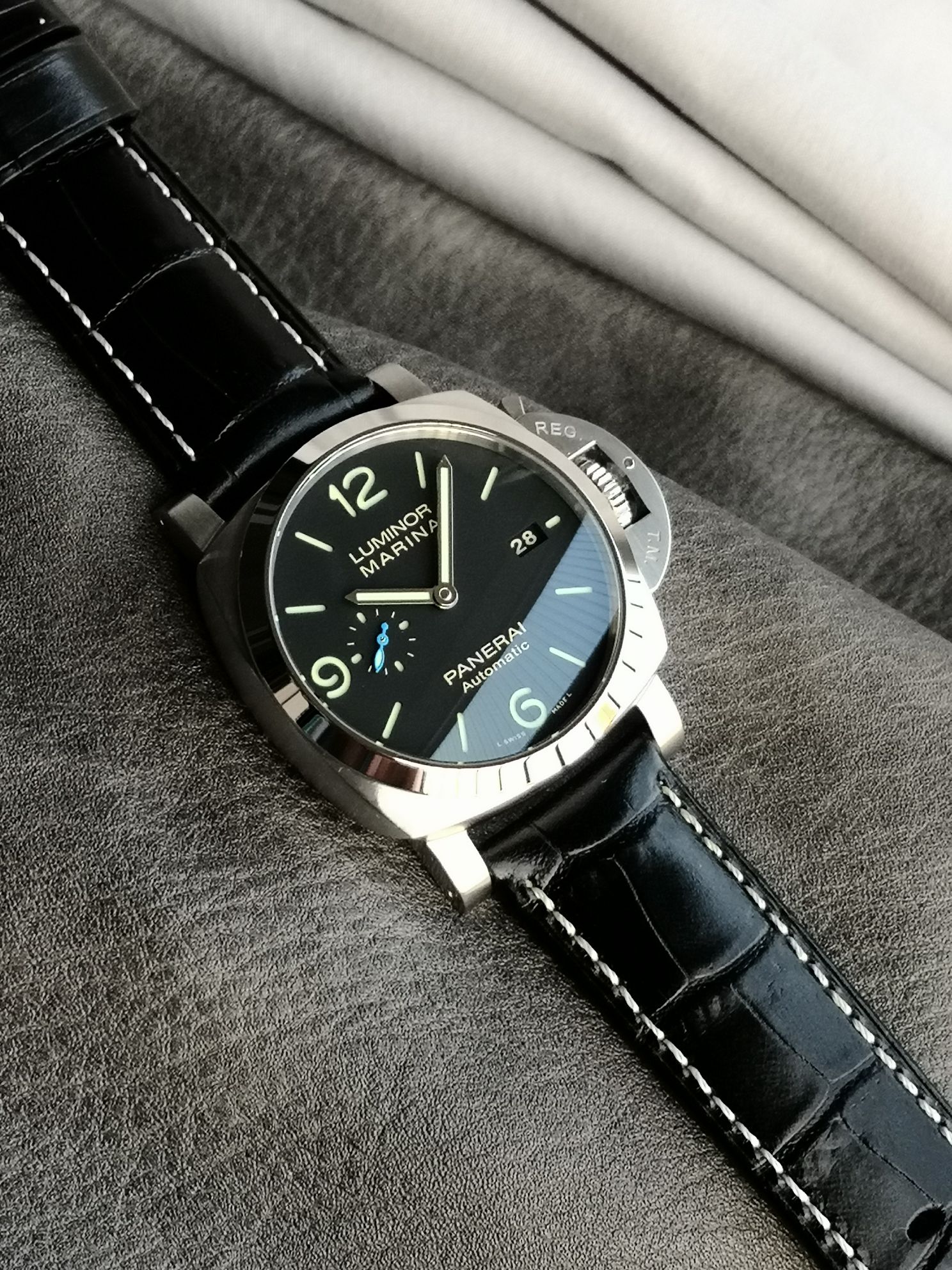 Panerai Sb Pam01312 Watch Case Strap, Dial, Luminous .3 Date Display,9 Cal.p.9010 Mechanicalmovement,44