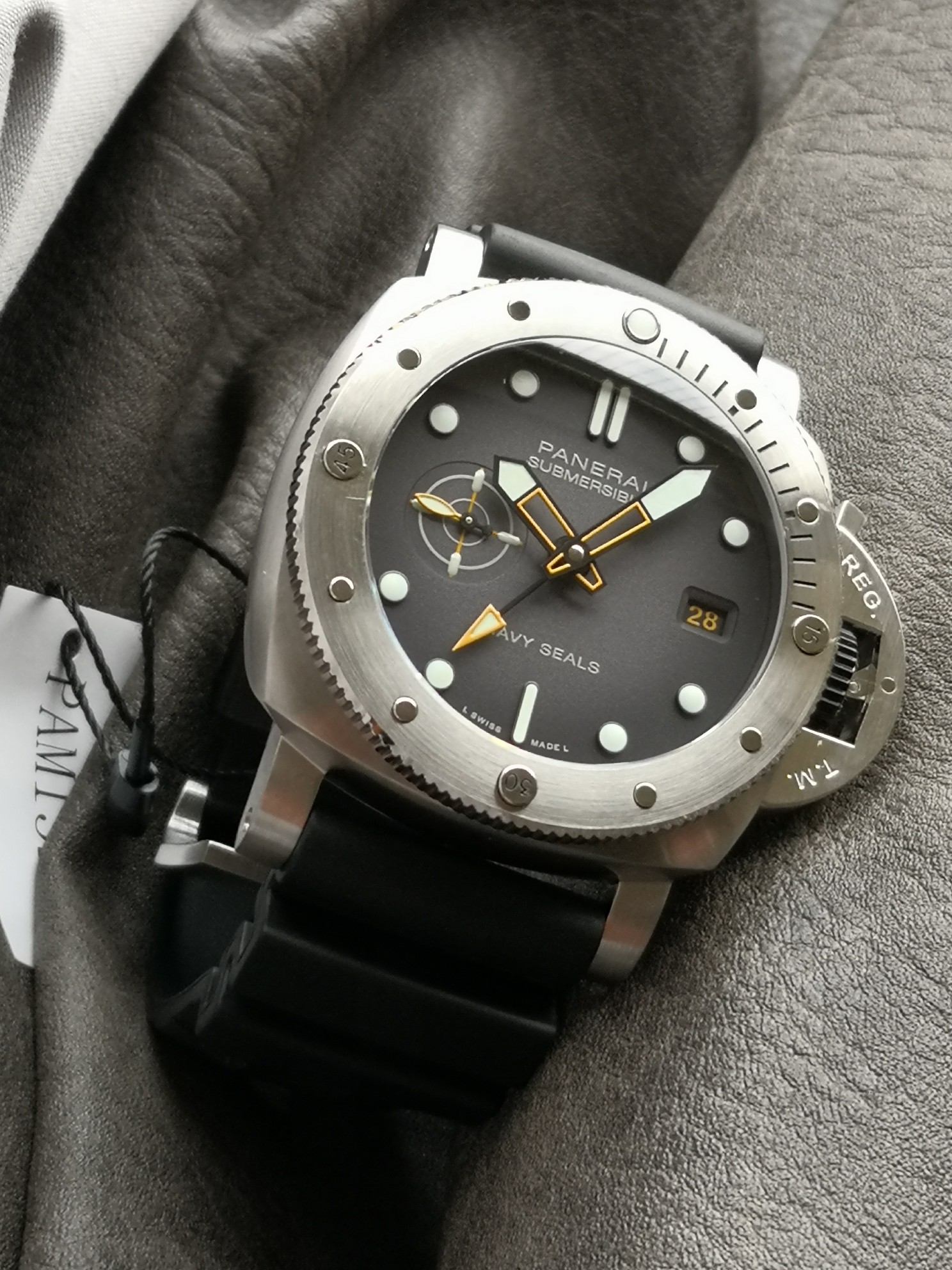 Panerai Sb Pam01323 Watch Case Strap, Dial, Cal.p.9000 Mechanicalmovement,44