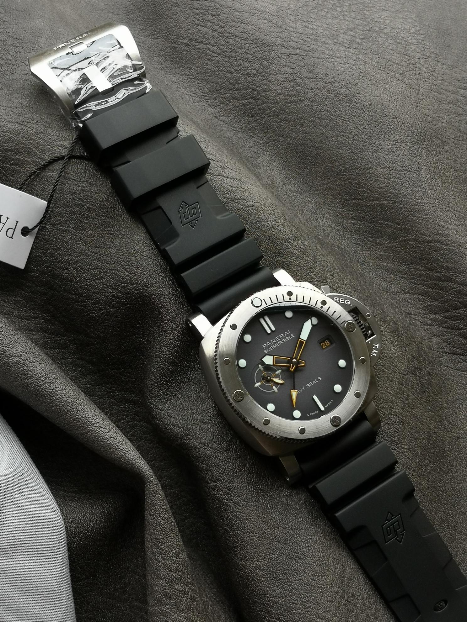 Panerai Sb Pam01323 Watch Case Strap, Dial, Cal.p.9000 Mechanicalmovement,44