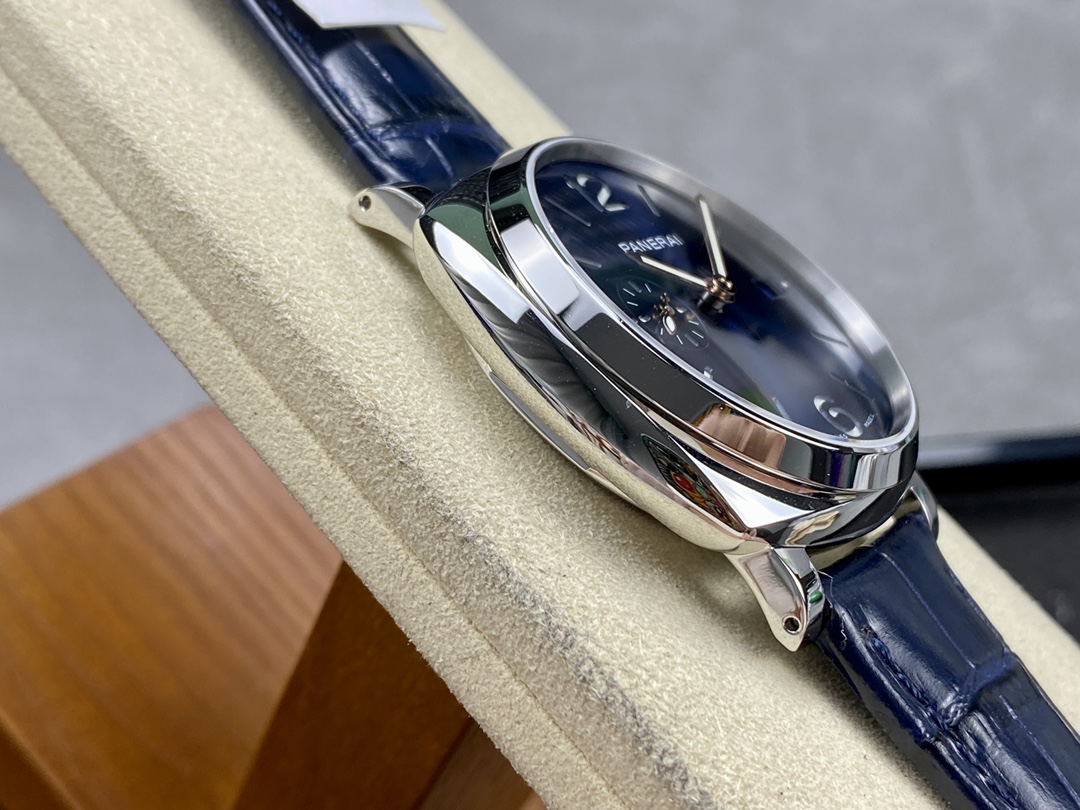 Panerai Vs Paneraipam1274 P.900 movement 42mm