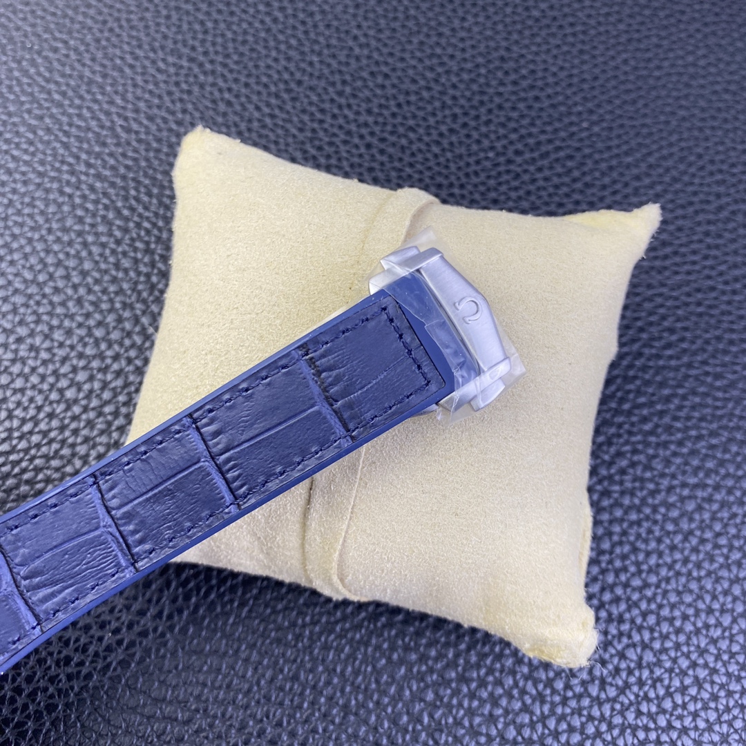 Omega Vsomega New Style -41 mm 1, Ceramic 2,41 3,8900 Movement