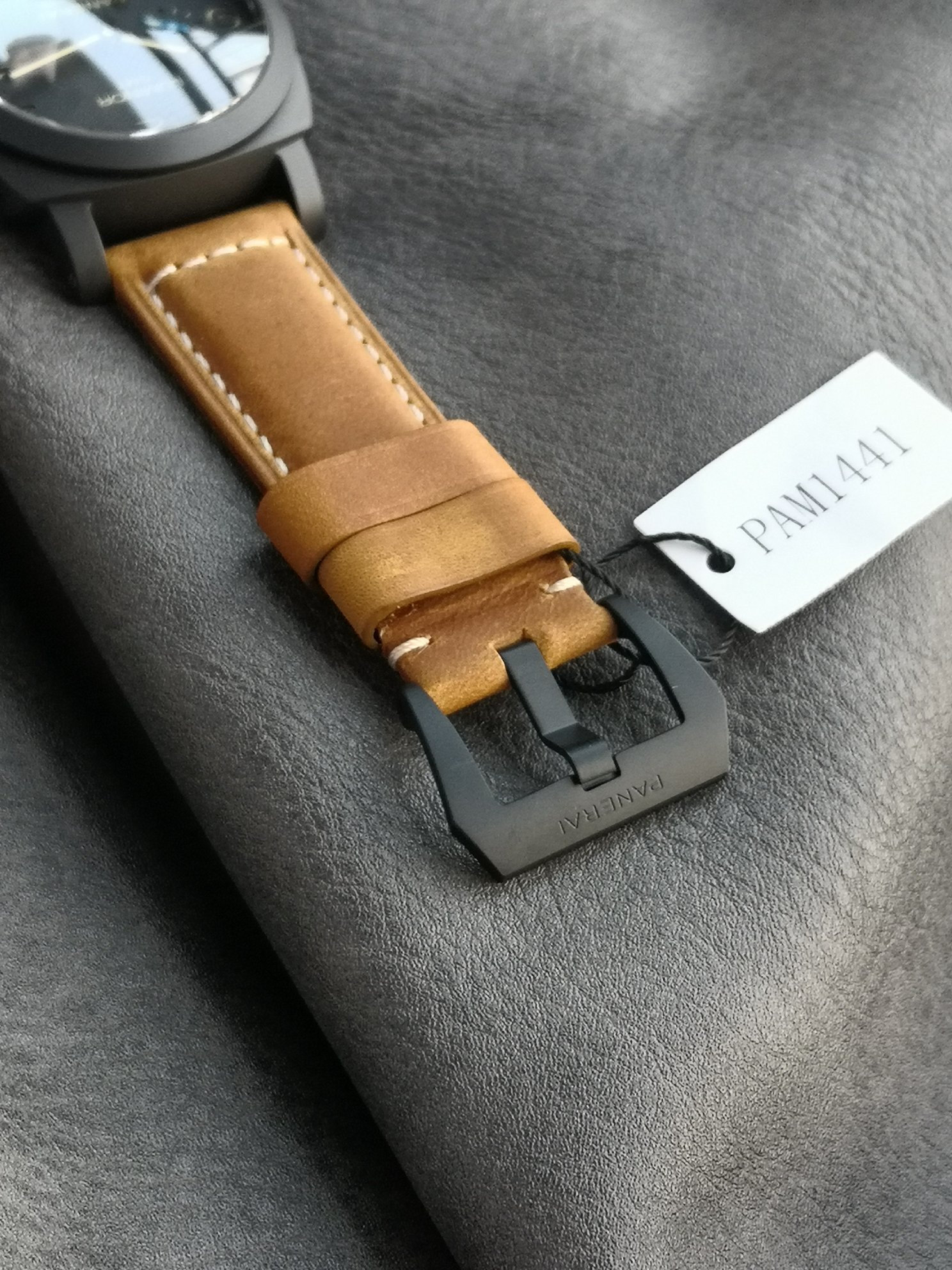 Panerai Vs :panerailuminor 1950 Pam01441 ,ceramicwatch Case, Watch Dial, Luminous .3 Date Display,9 9010 Mechanical,44