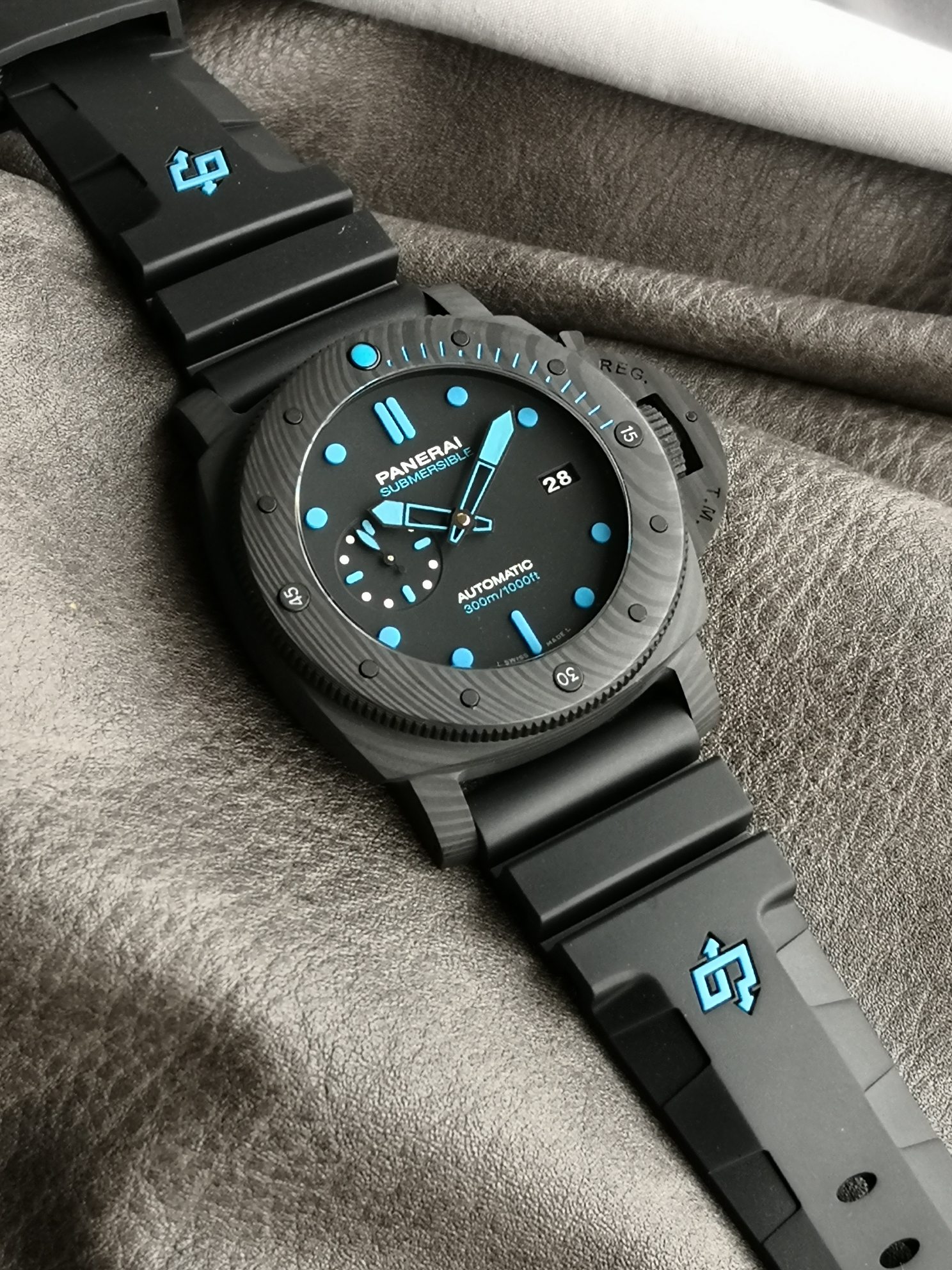 Panerai Vs Pam01616 ,carbotech Watch Case Strap, Dial Luminous Markers .3 Date Display,9 ,cal.p.9010 Mechanical,47