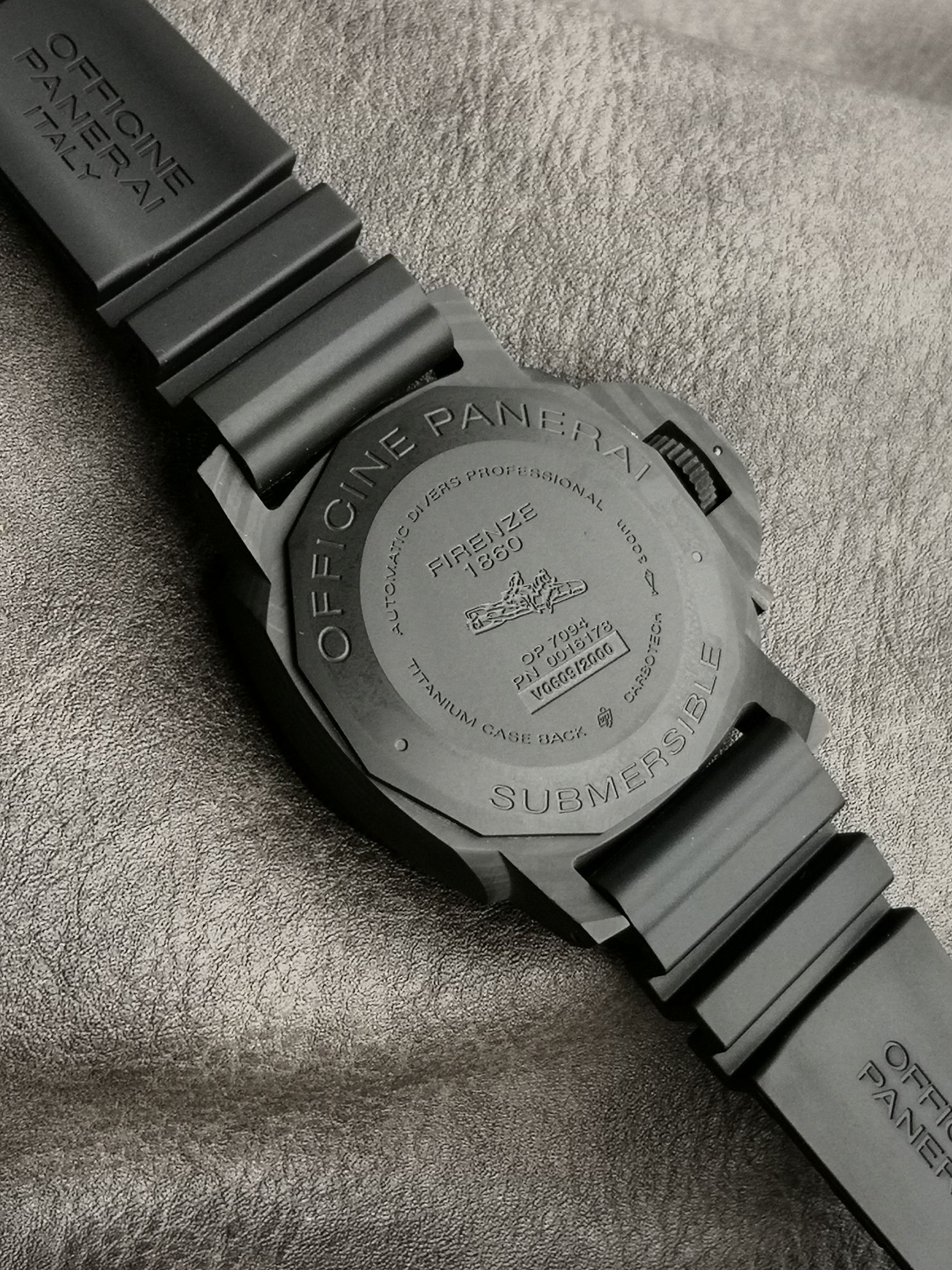 Panerai Vs Pam01616 ,carbotech Watch Case Strap, Dial Luminous Markers .3 Date Display,9 ,cal.p.9010 Mechanical,47