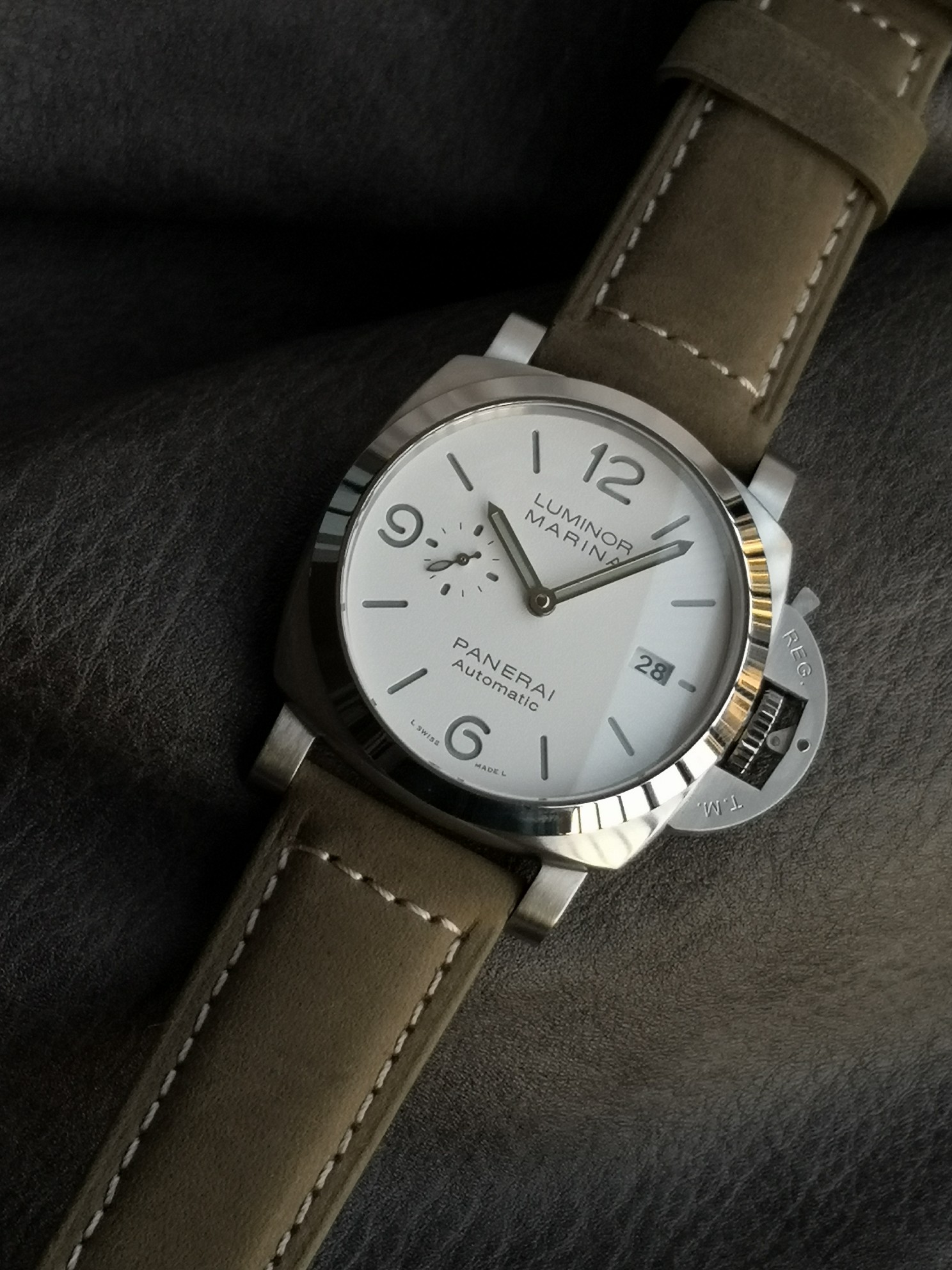 Panerai Vs Pam01314 Watch Case Scamosciato Strap, Dial, Luminous .3 Date Display,9 Cal.p.9010 Mechanicalmovement,44