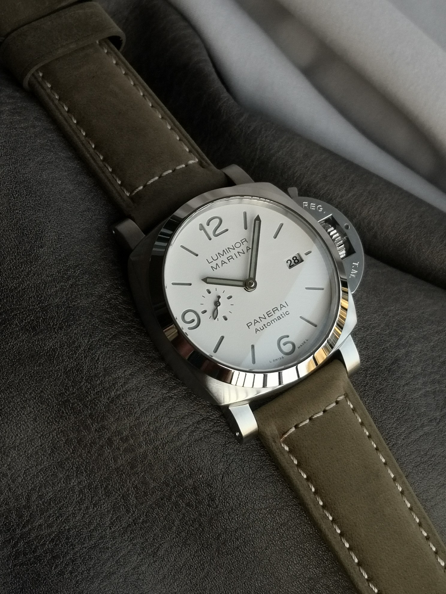 Panerai Vs Pam01314 Watch Case Scamosciato Strap, Dial, Luminous .3 Date Display,9 Cal.p.9010 Mechanicalmovement,44