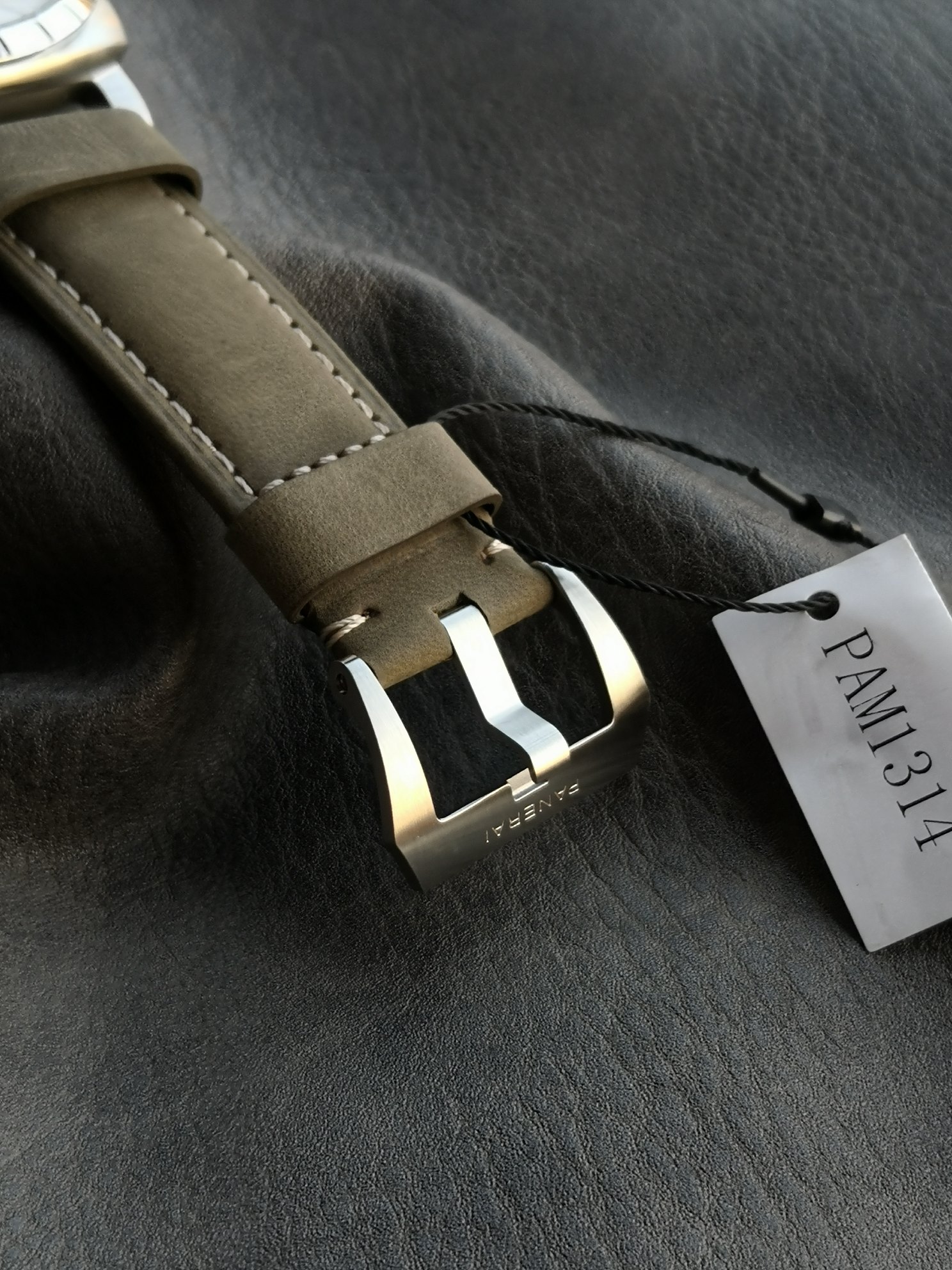 Panerai Vs Pam01314 Watch Case Scamosciato Strap, Dial, Luminous .3 Date Display,9 Cal.p.9010 Mechanicalmovement,44