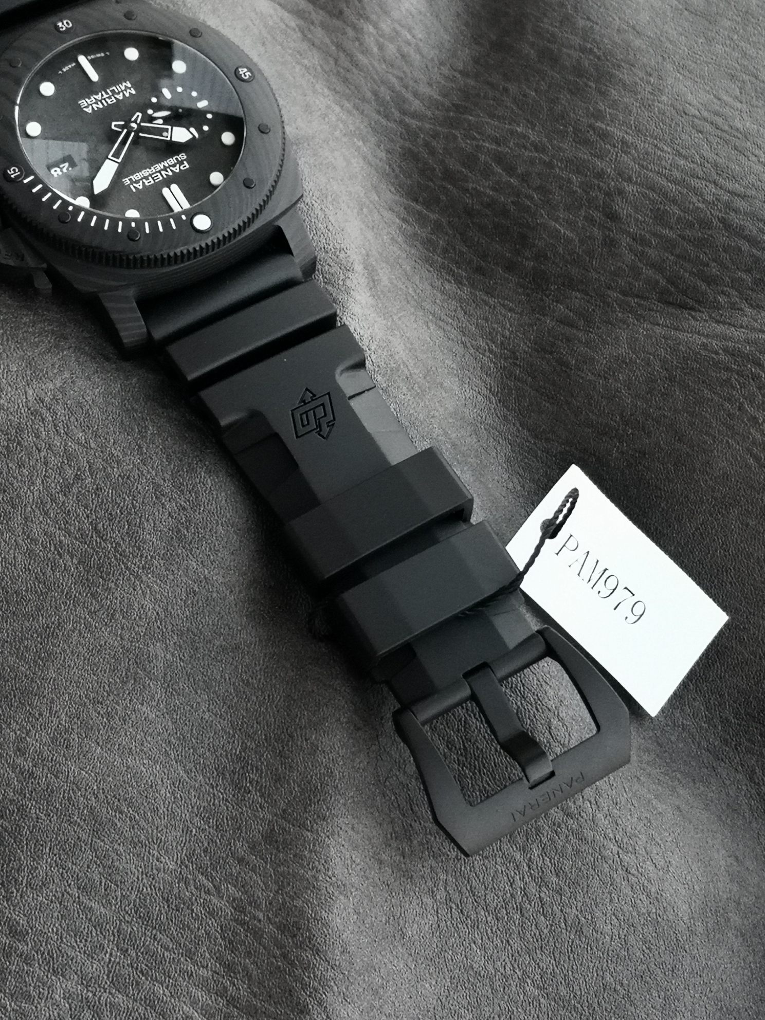Panerai Vs Pam00979 ,carbotech Watch Case Strap, Luminous .3 Date Display,9 P.9010 Mechanical,47
