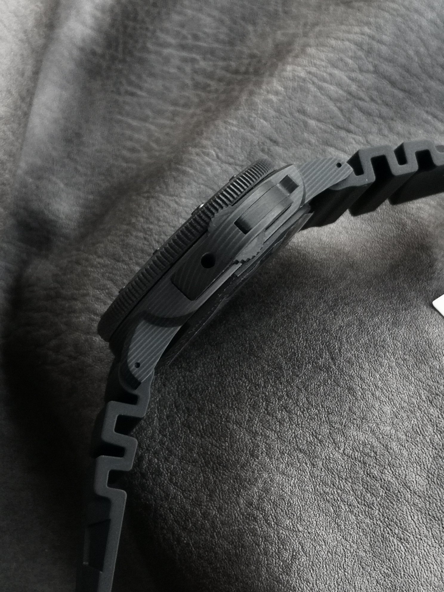 Panerai Vs Pam00979 ,carbotech Watch Case Strap, Luminous .3 Date Display,9 P.9010 Mechanical,47