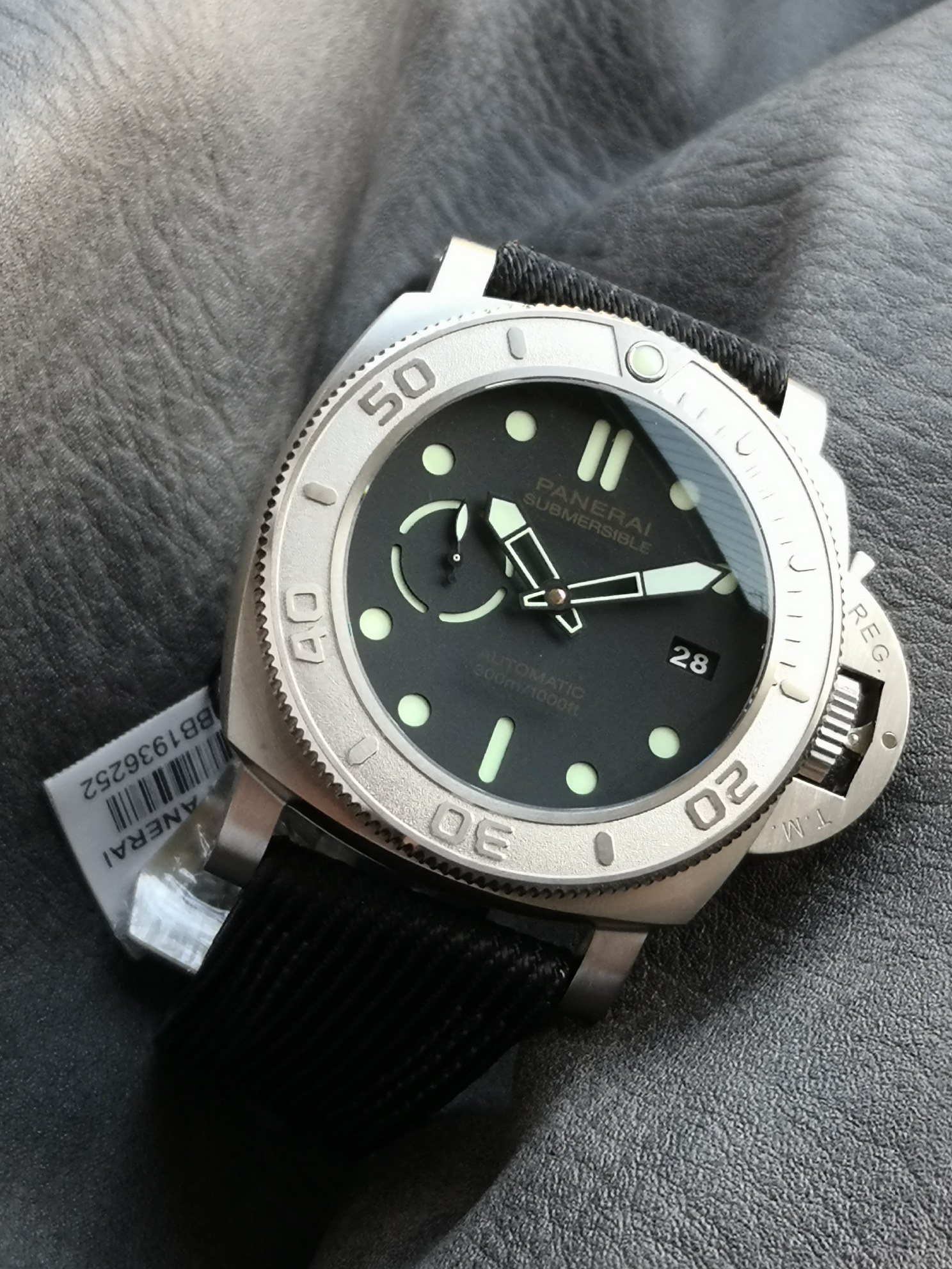 Panerai Vs Pam00984 Eco-titanium Pet Watch Strap, Luminous Markers ,3 Date Display,9 Cal.p.9010 Mechanicalmovement,size:47