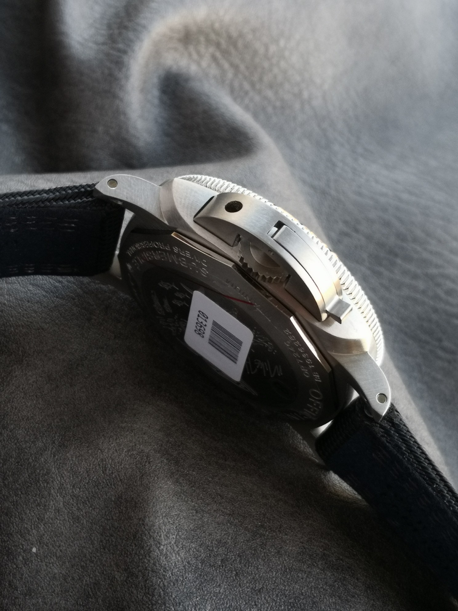 Panerai Vs Pam00984 Eco-titanium Pet Watch Strap, Luminous Markers ,3 Date Display,9 Cal.p.9010 Mechanicalmovement,size:47