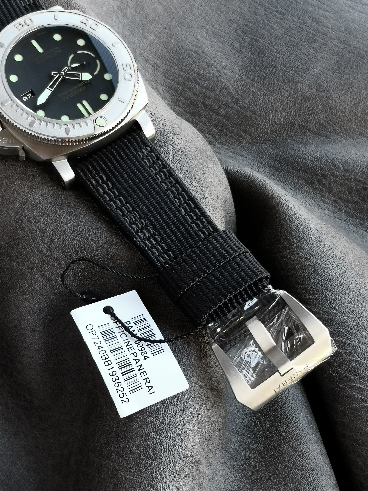 Panerai Vs Pam00984 Eco-titanium Pet Watch Strap, Luminous Markers ,3 Date Display,9 Cal.p.9010 Mechanicalmovement,size:47