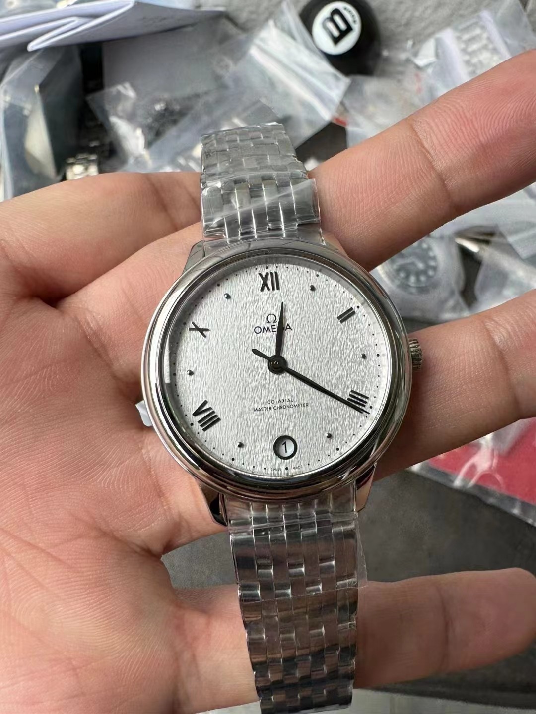 Omega Vs Womensmechanical -omega 34 mm Omega8800 movement, Womens ,mechanical