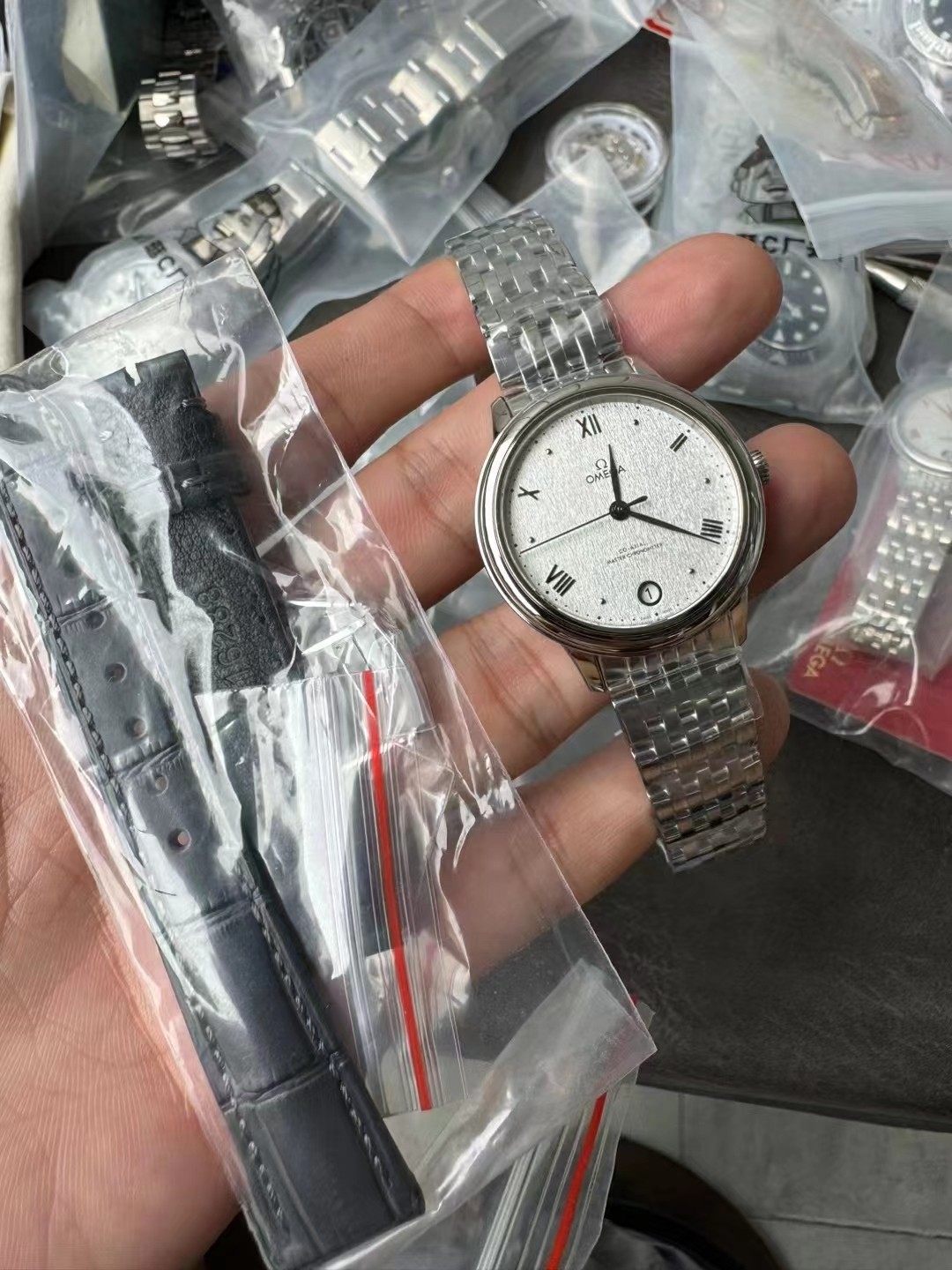 Omega Vs Womensmechanical -omega 34 mm Omega8800 movement, Womens ,mechanical