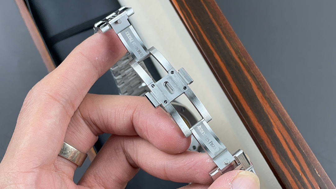 Audemars Piguet Piguet15451 37 mm Aps--