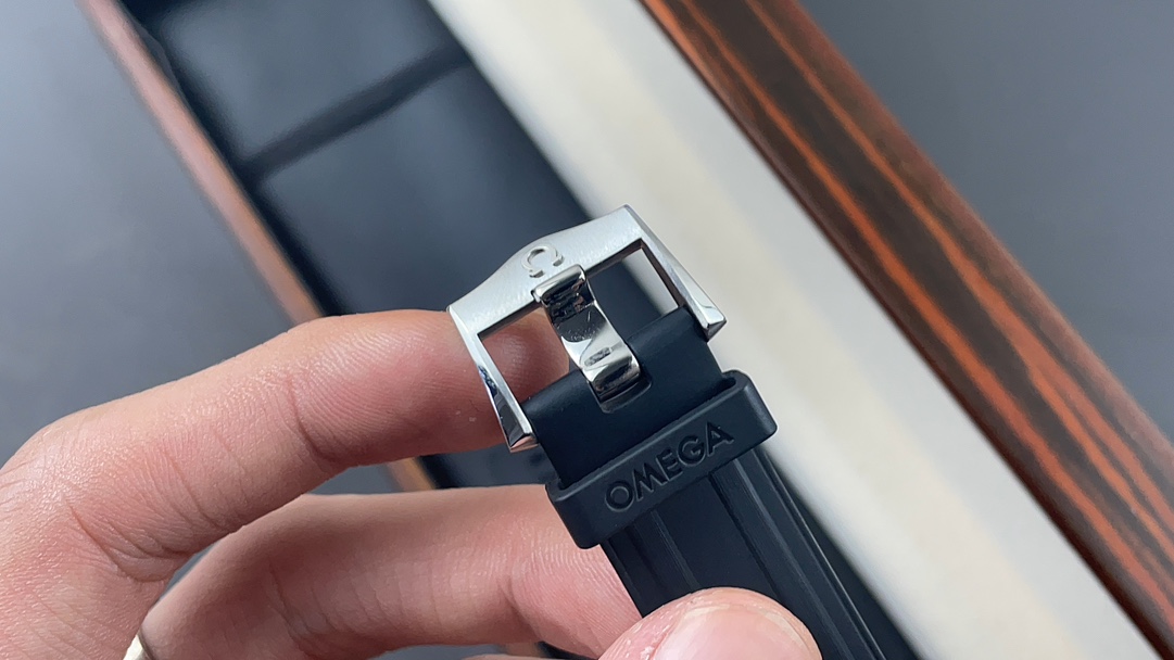 Omega Omegaω 300 42 mm 8800 movement Vs-- 1