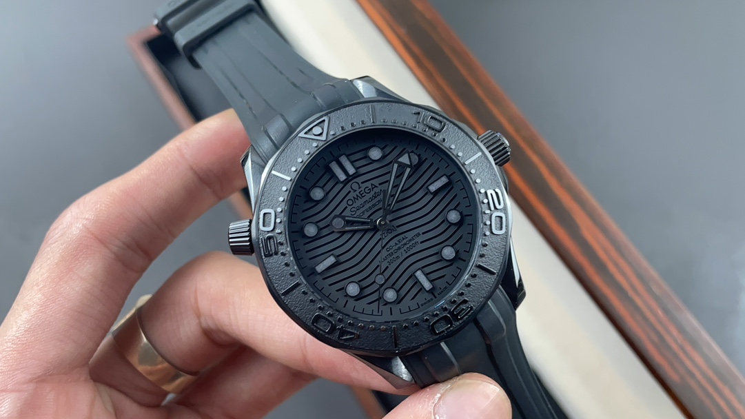 Omega Omegaω 300 5 mm 8806 movement 1