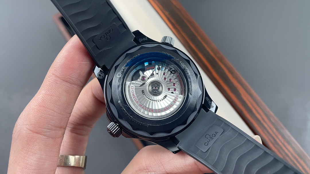 Omega Omegaω 300 5 mm 8806 movement 1