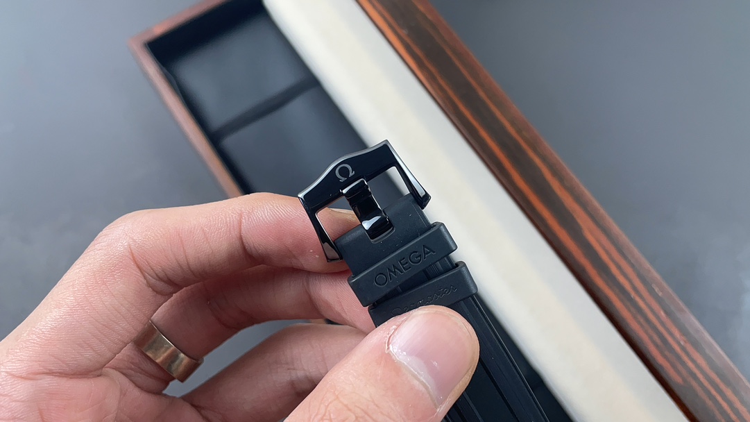 Omega Omegaω 300 5 mm 8806 movement 1