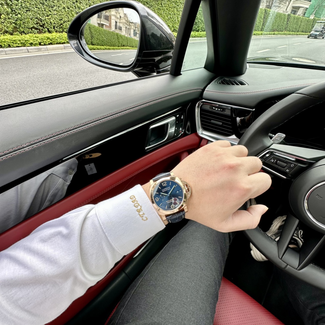 Panerai .vspanerai Pam1114rose Gold Plated Size44mm