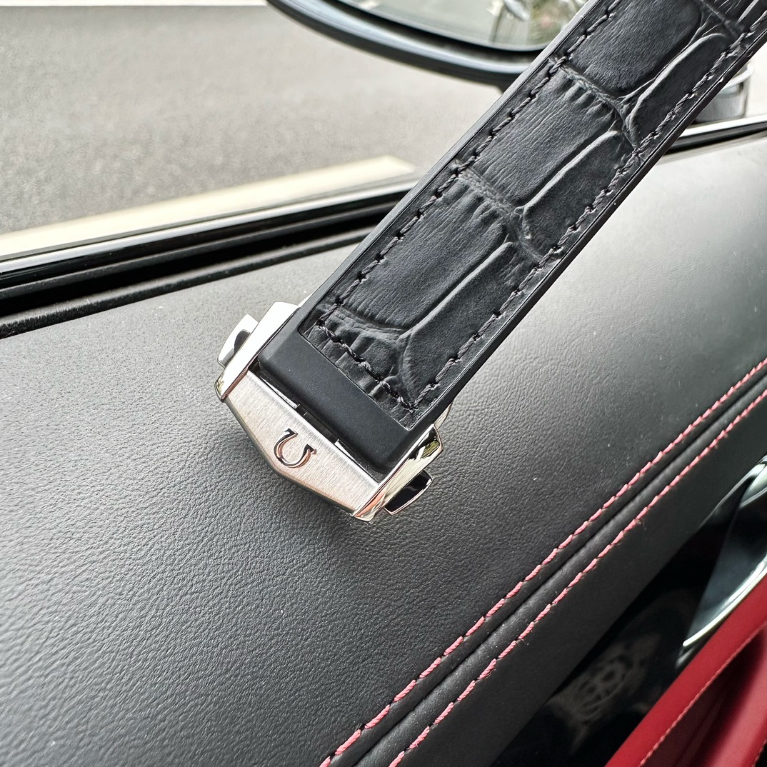 Omega Vs 1, Ceramic 2,41 3,8900 Movement