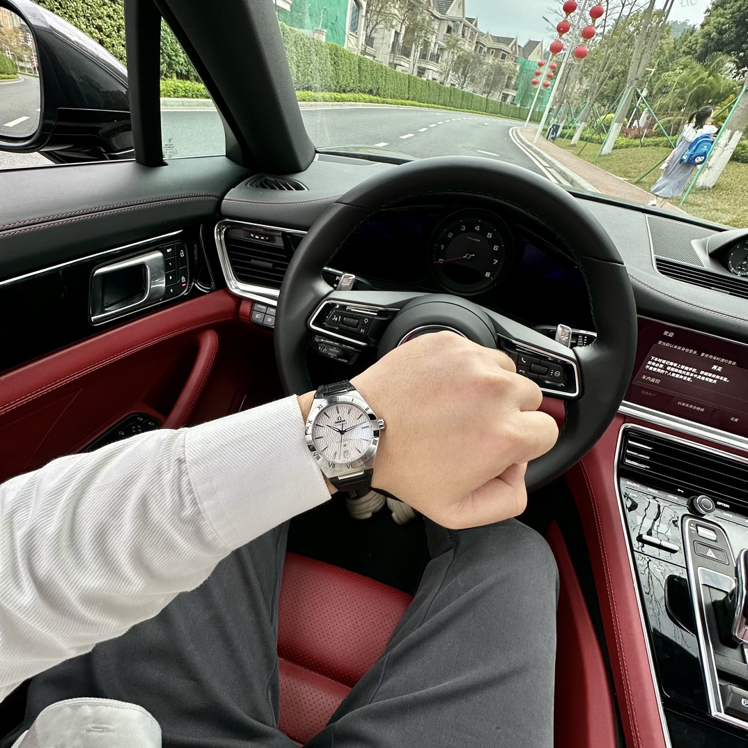 Omega Vs 1, Ceramic 2,41 3,8900 Movement