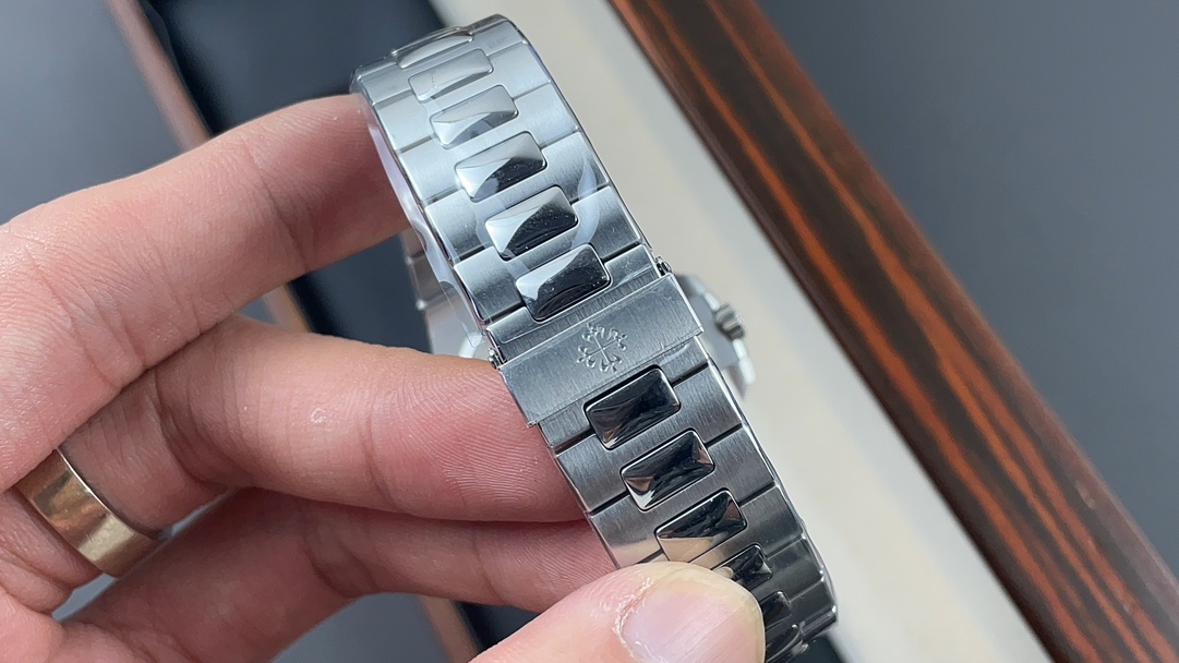 Patek Philippe 5711 40 mm 324 movement Ppf--