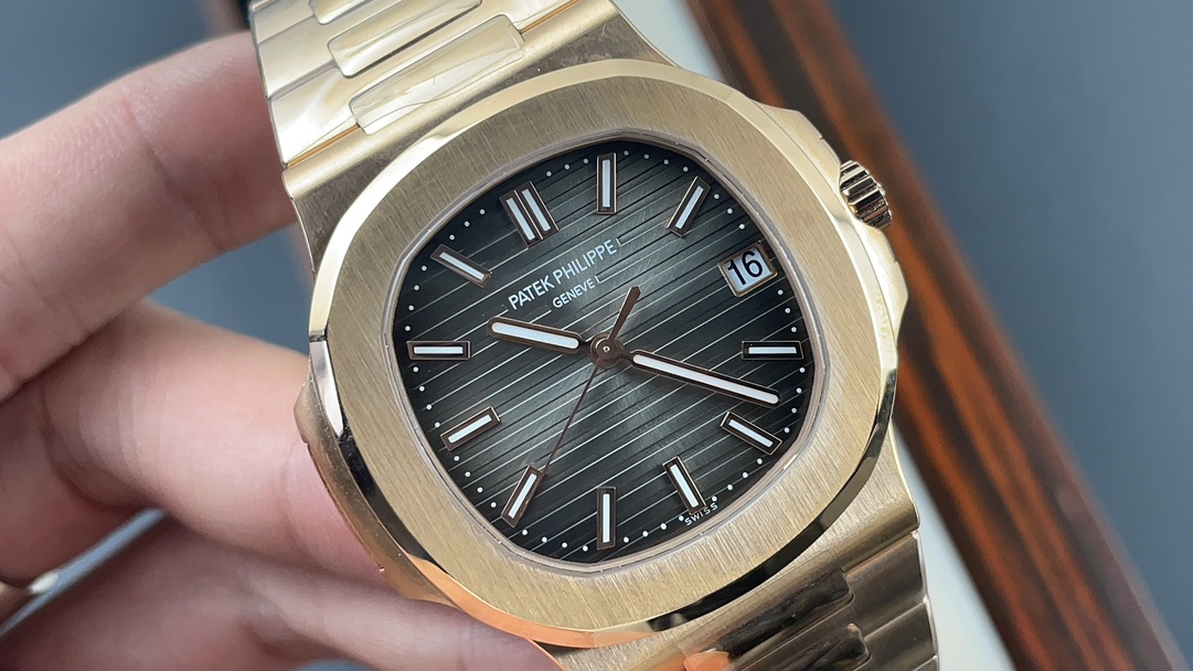 Patek Philippe 5711 40 mm 330 movement Ppf--