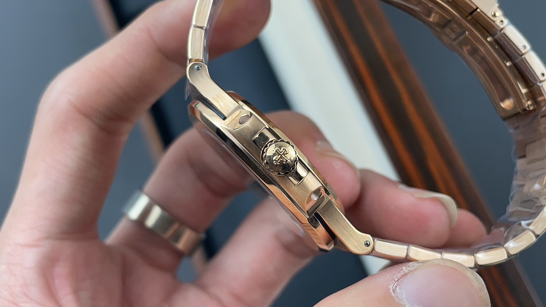 Patek Philippe 5711 40 mm 330 movement Ppf--