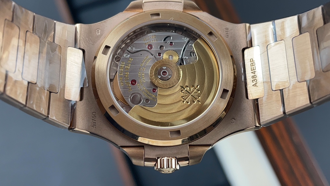 Patek Philippe 5711 40 mm 330 movement Ppf--