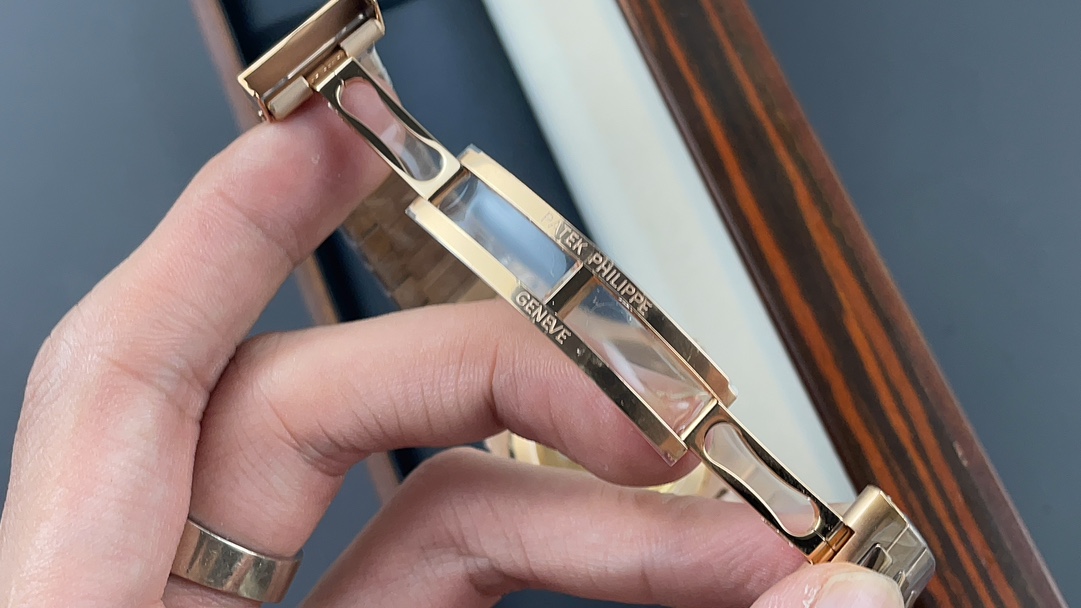 Patek Philippe 5711 40 mm 330 movement Ppf--