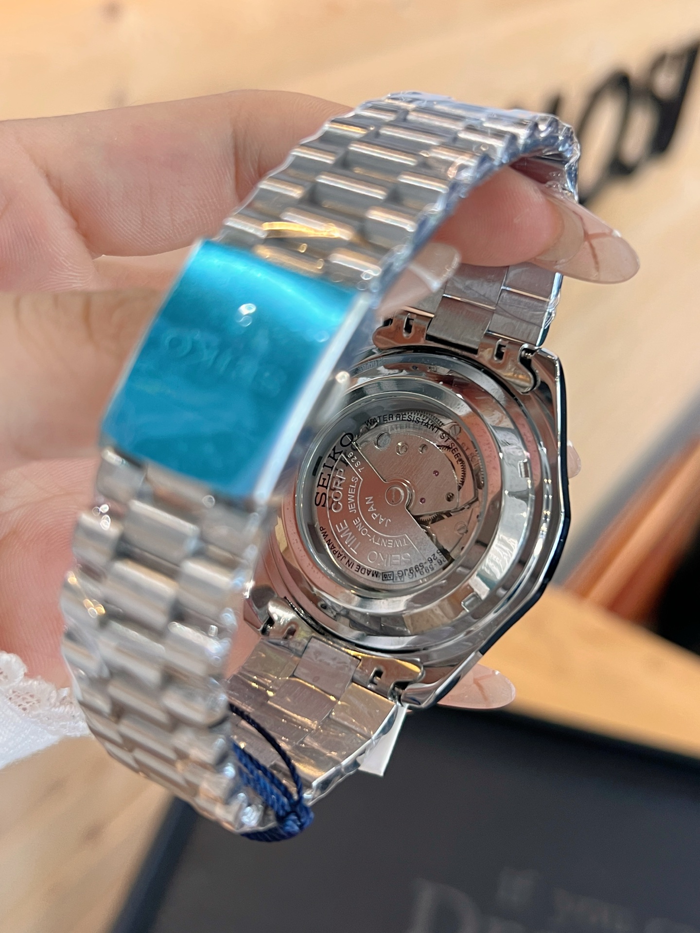 160 SEIKO Hardlex Crystal Powered by automatic mechanical movement.Diameter 40.6 mm Exhibition Case Back 316 Stainless Steel Case Original Buckle Minimalist & Stylish Elegant Lifestyle!_4