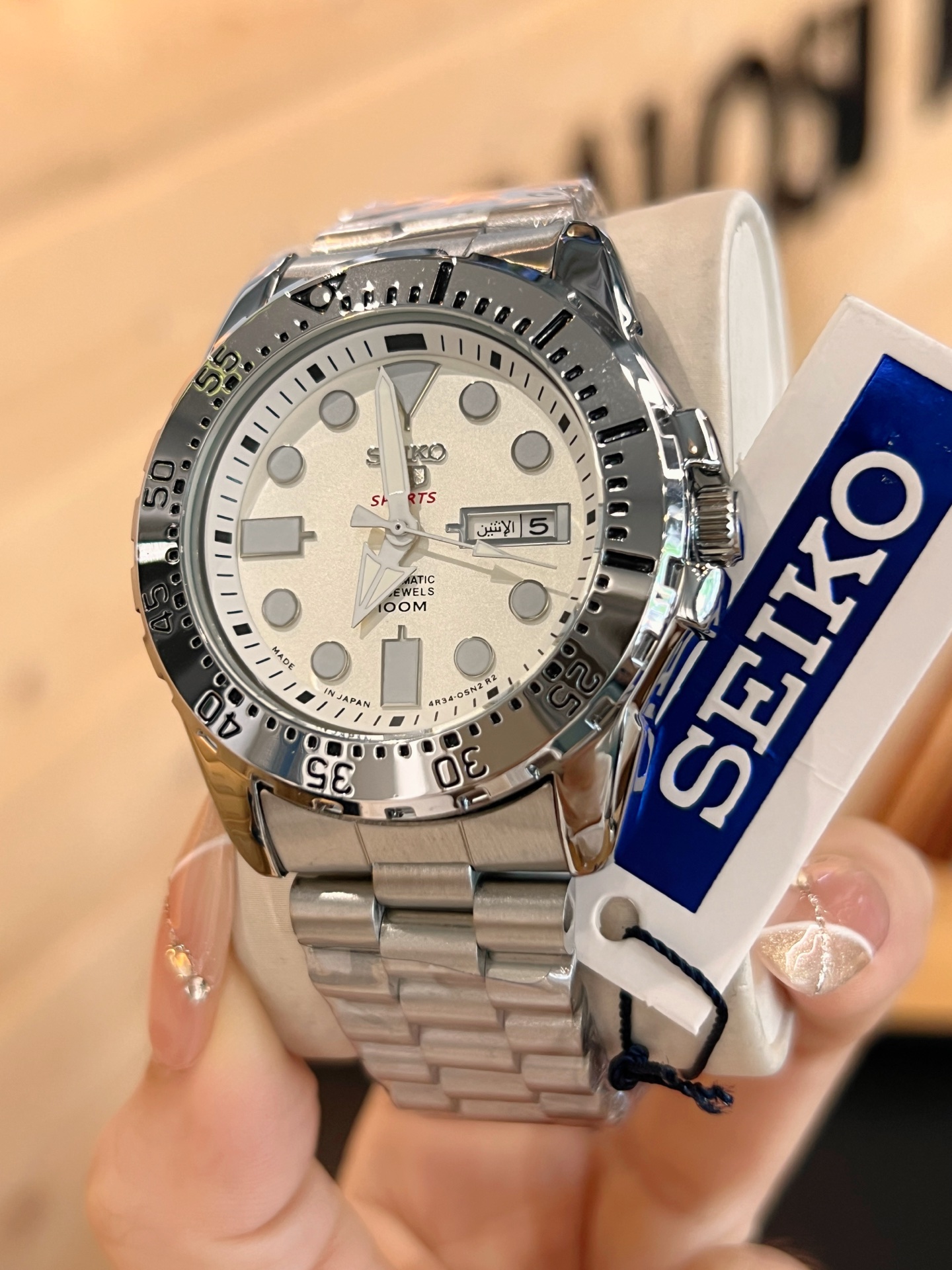 160 SEIKO Hardlex Crystal Powered by automatic mechanical movement.Diameter 40.6 mm Exhibition Case Back 316 Stainless Steel Case Original Buckle Minimalist & Stylish Elegant Lifestyle!_4