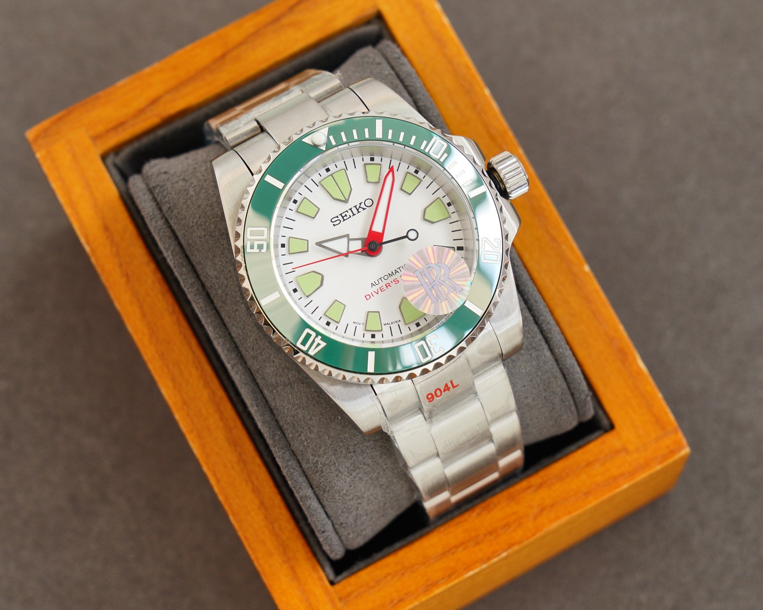 550 R Factory Edition SEIKO Latest Men's Watch Super Luminous Powered by NH35 Automatic Mechanical Movement Modern Dial Design 316L Stainless Steel Case Ceramic Bezel Sapphire Crystal With 316L Stainless Steel Bracelet Business Casual Style Elegant & Refi