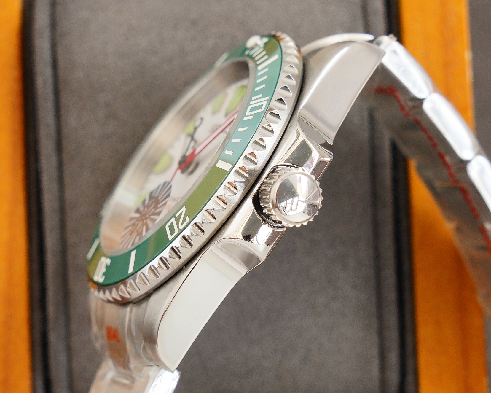 550 R Factory Edition SEIKO Latest Men's Watch Super Luminous Powered by NH35 Automatic Mechanical Movement Modern Dial Design 316L Stainless Steel Case Ceramic Bezel Sapphire Crystal With 316L Stainless Steel Bracelet Business Casual Style Elegant & Refi