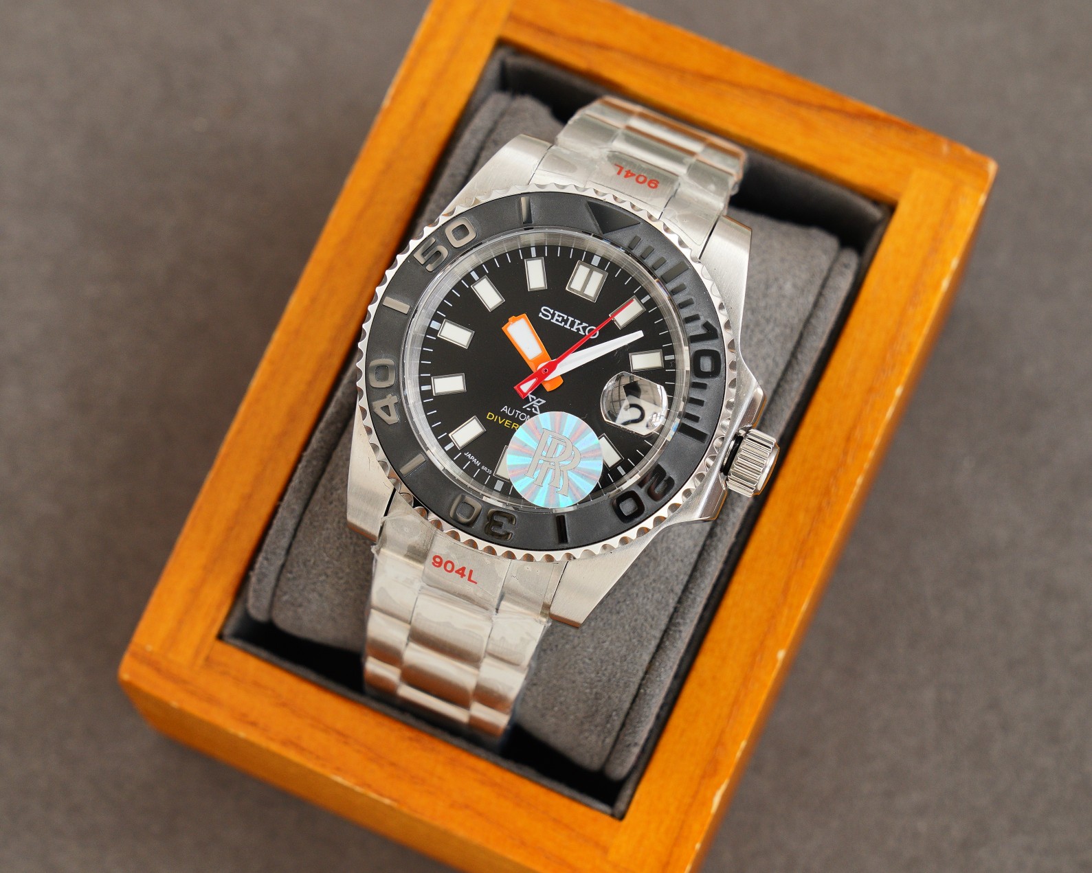 550 R Factory Edition SEIKO Latest Men's Watch Super Luminous Powered by NH35 Automatic Mechanical Movement Modern Dial Design 316L Stainless Steel Case Ceramic Bezel Sapphire Crystal With 316L Stainless Steel Bracelet Business Casual Style Elegant & Refi