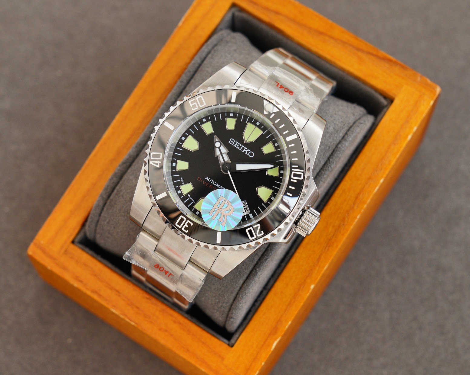 550 R Factory Edition SEIKO Latest Men's Watch Super Luminous Powered by NH35 Automatic Mechanical Movement Modern Dial Design 316L Stainless Steel Case Ceramic Bezel Sapphire Crystal With 316L Stainless Steel Bracelet Business Casual Style Elegant & Refi