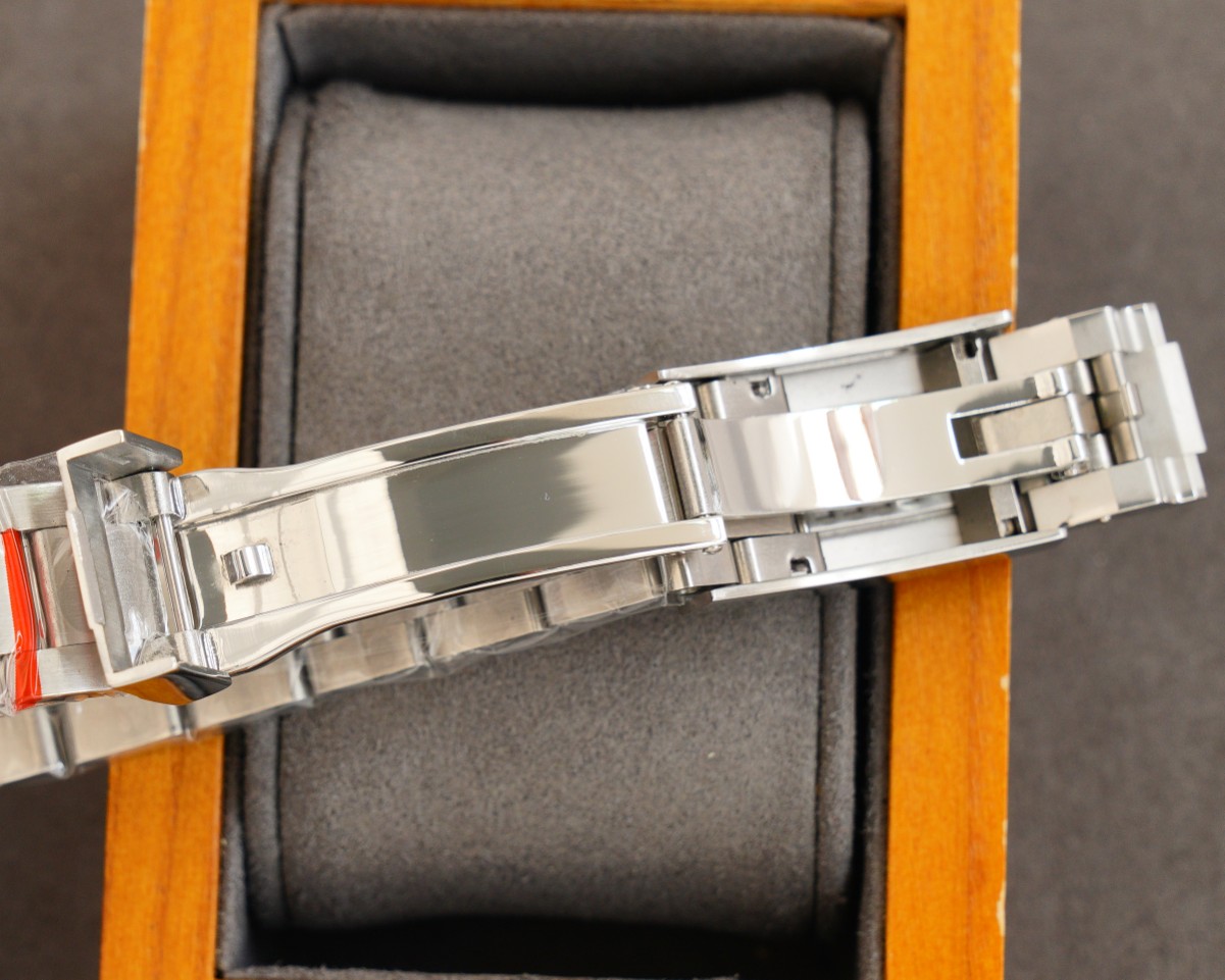 550 R Factory Edition SEIKO Latest Men's Watch Super Luminous Powered by NH35 Automatic Mechanical Movement Modern Dial Design 316L Stainless Steel Case Ceramic Bezel Sapphire Crystal With 316L Stainless Steel Bracelet Business Casual Style Elegant & Refi