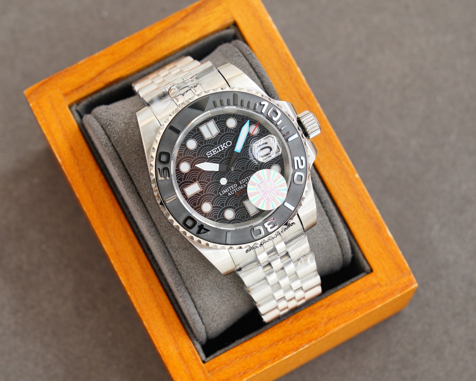 550 R Factory Edition SEIKO Latest Men's Watch Super Luminous Powered by NH35 Automatic Mechanical Movement Modern Dial Design 316L Stainless Steel Case Ceramic Bezel Sapphire Crystal With 316L Stainless Steel Bracelet Business Casual Style Elegant & Refi