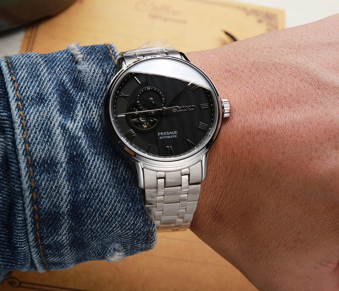 P 580.SEIKO SRPC79J1. 4R35 Diameter 40.6 mm Thickness 11.6mm Exhibition Case Back 316 Stainless Steel Case 30 Minimalist & Stylish Elegant Lifestyle! JH