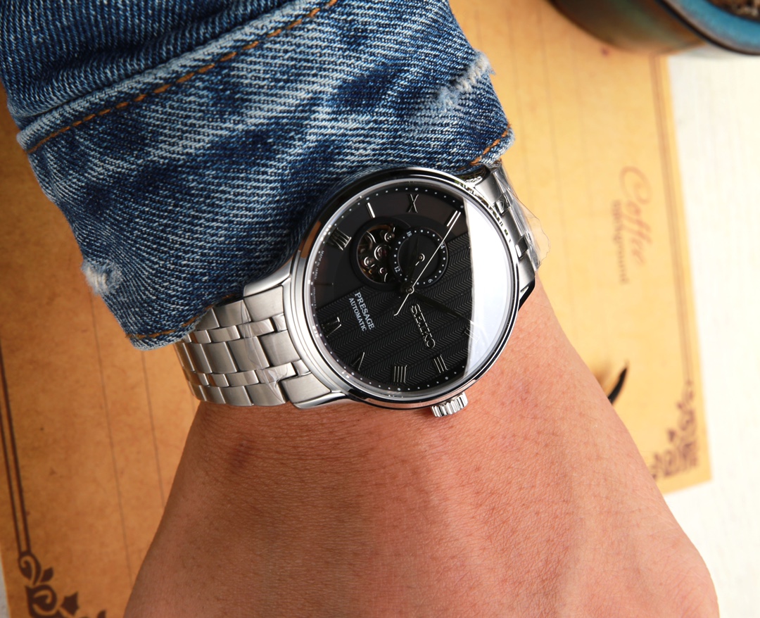 P 580.SEIKO SRPC79J1. 4R35 Diameter 40.6 mm Thickness 11.6mm Exhibition Case Back 316 Stainless Steel Case 30 Minimalist & Stylish Elegant Lifestyle! JH