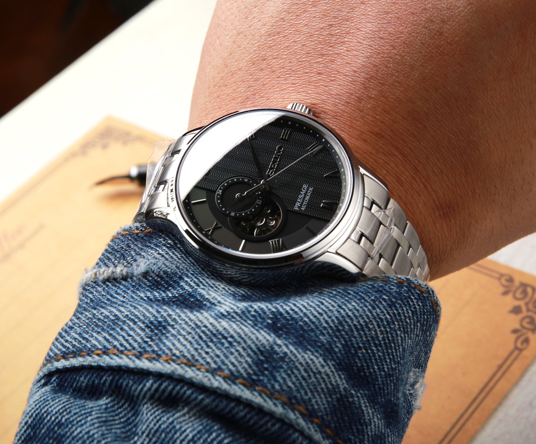 P 580.SEIKO SRPC79J1. 4R35 Diameter 40.6 mm Thickness 11.6mm Exhibition Case Back 316 Stainless Steel Case 30 Minimalist & Stylish Elegant Lifestyle! JH