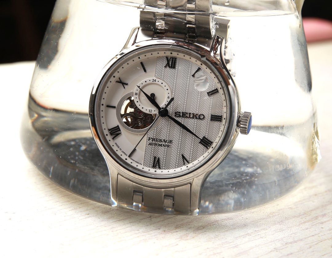 P 72462.SEIKO SRPC79J1. 4R35 Diameter 40.6 mm Thickness 11.6mm Exhibition Case Back 316 Stainless Steel Case 30 Minimalist & Stylish Elegant Lifestyle! JH