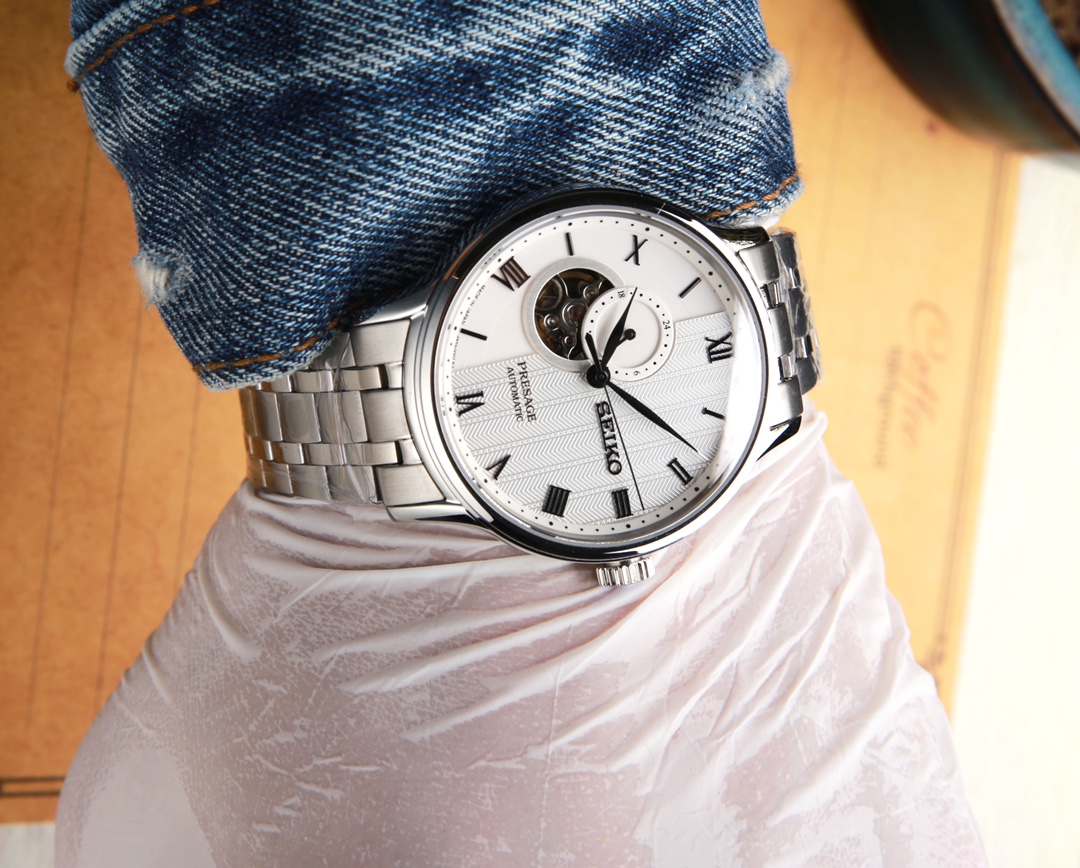 P 72462.SEIKO SRPC79J1. 4R35 Diameter 40.6 mm Thickness 11.6mm Exhibition Case Back 316 Stainless Steel Case 30 Minimalist & Stylish Elegant Lifestyle! JH