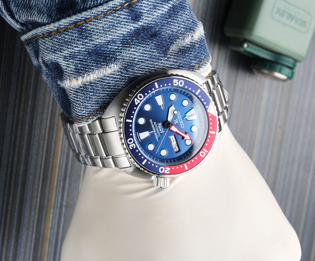 P 550.SEIKO Super Luminous 7S36 Modern Dial Design 316 316l Business Casual Style Elegant & Refined Size: Diameter43mmThickness 12mm JH