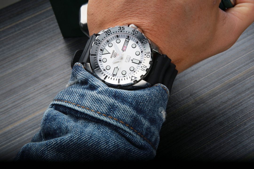 P 580. SEIKO PROSPEX Diameter 43.3 Thickness 13.0 300 JH